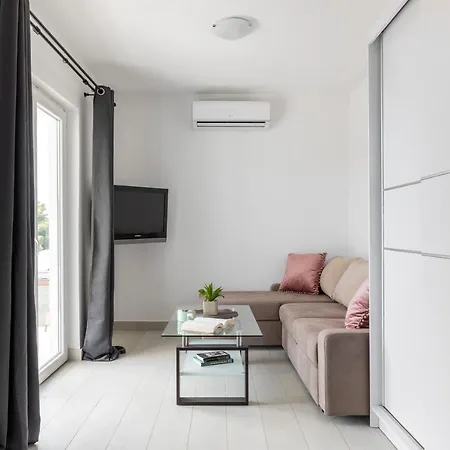 Adriatic Top Place Apartment Trogir