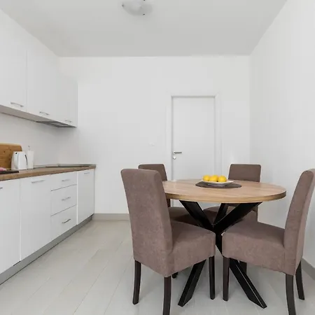 Adriatic Top Place Apartment *
